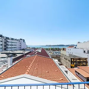 Apartment Blue By The River 4 - Unique Penthouse Duplex With A View, Lisbon